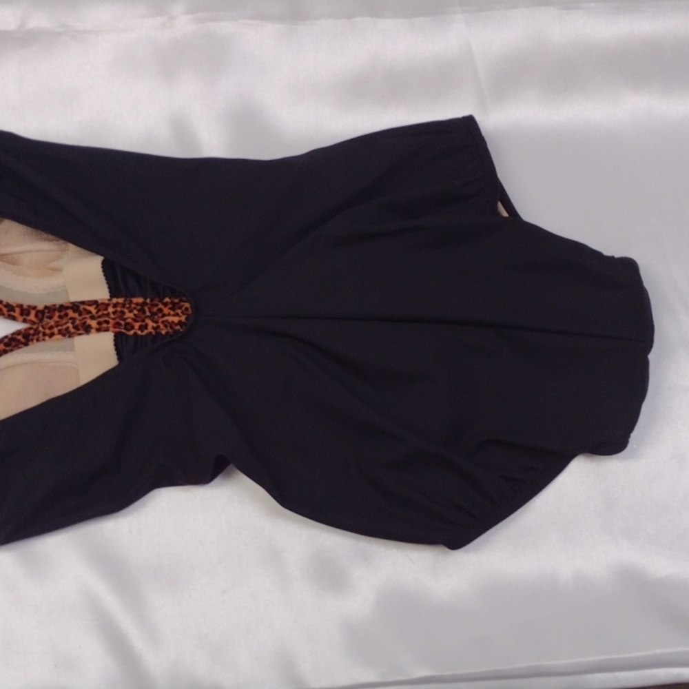 Suimsuit - Picture 5 of 6